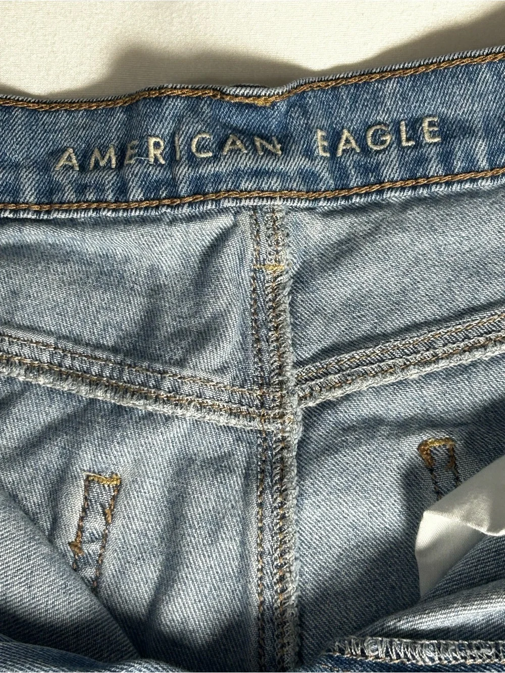 American Eagle High-Rise Pleated Mom Denim Shorts - Light Acid Wash, Size 6
